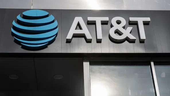 AT&T PHONE OUTAGE: USERS  REPORTEDLY FACING  NATIONWIDE CELL SERVICE OUTAGES