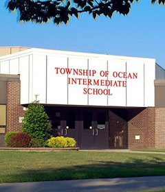 🚨 NJ Student Hospitalized After Alleged School Assault Involving Racial Slurs and Ice Threats