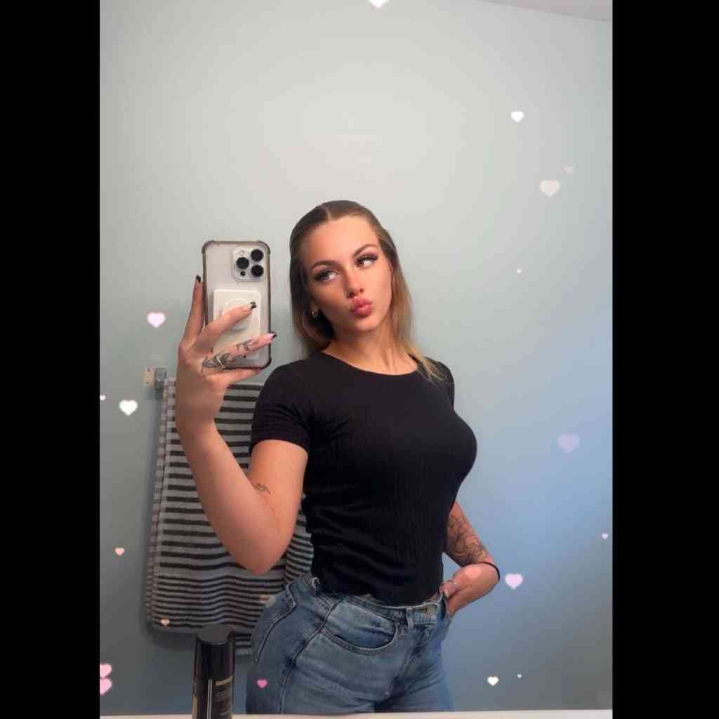 Victoria Anne Cranmer taking a mirror selfie.