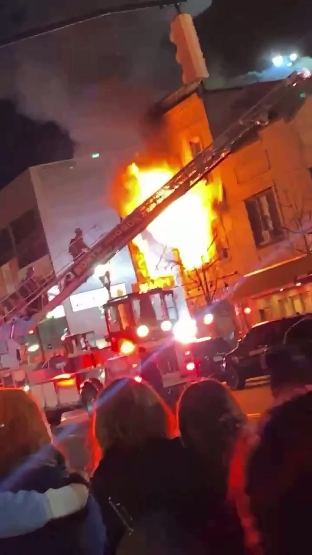 Fire in West New York on Bergenline and 53rd Street 😳😳