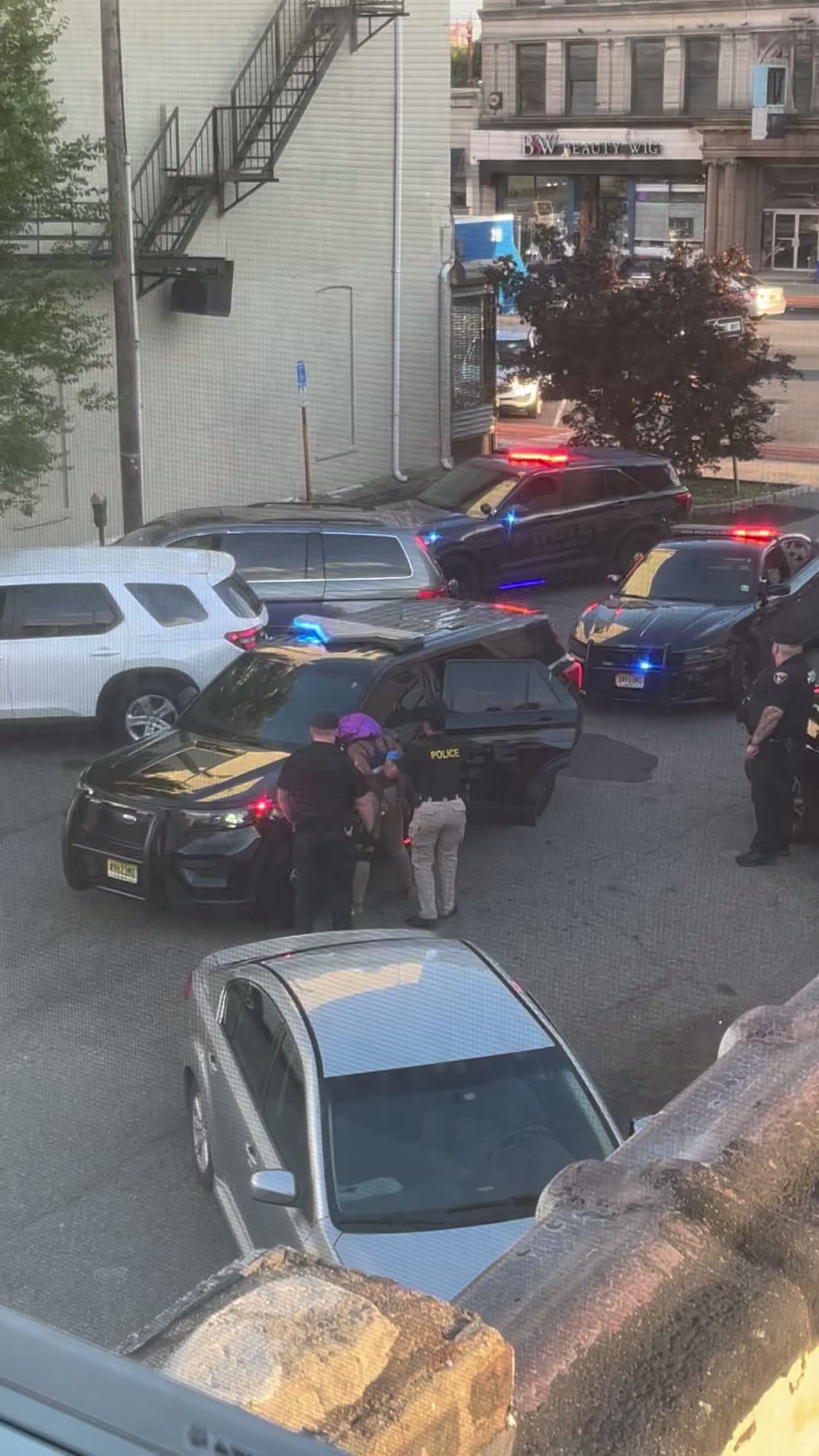 Lady Gets Swatted in Orange,nj 319 Main St