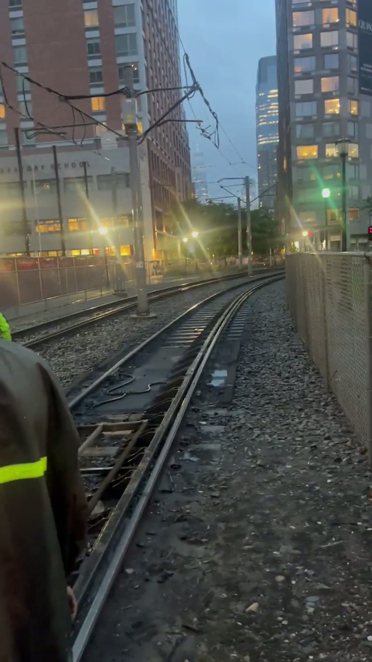 Woman Gets Car Stuck on Lightrail🚈 Tracks in Jersey City 👀😐